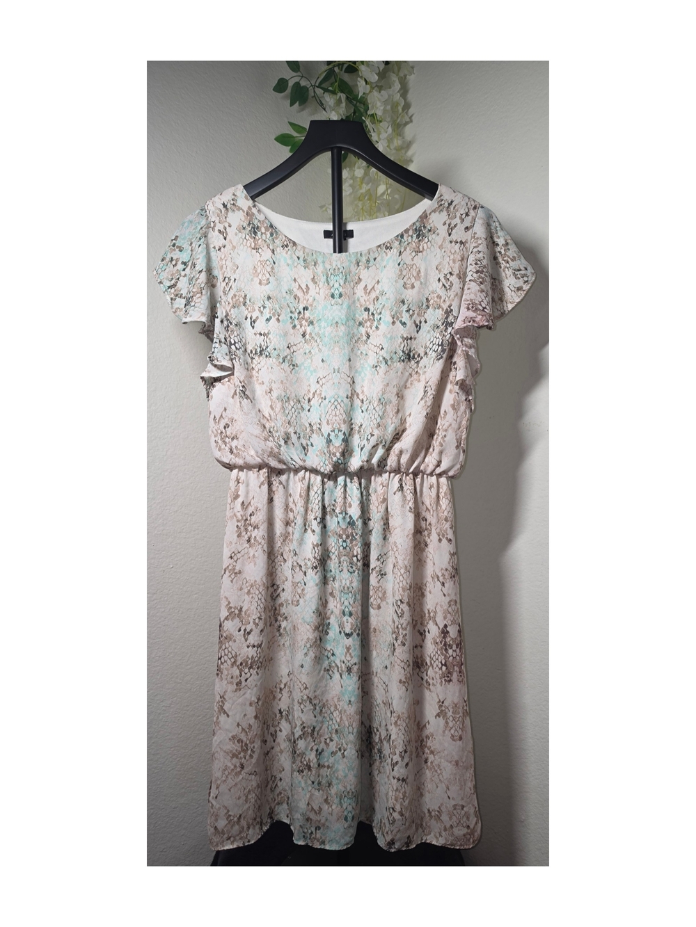 Apt 9 Snakeskin Chiffon Dress  Neutral Mint Green Flutter Sleeve Elastic Waist